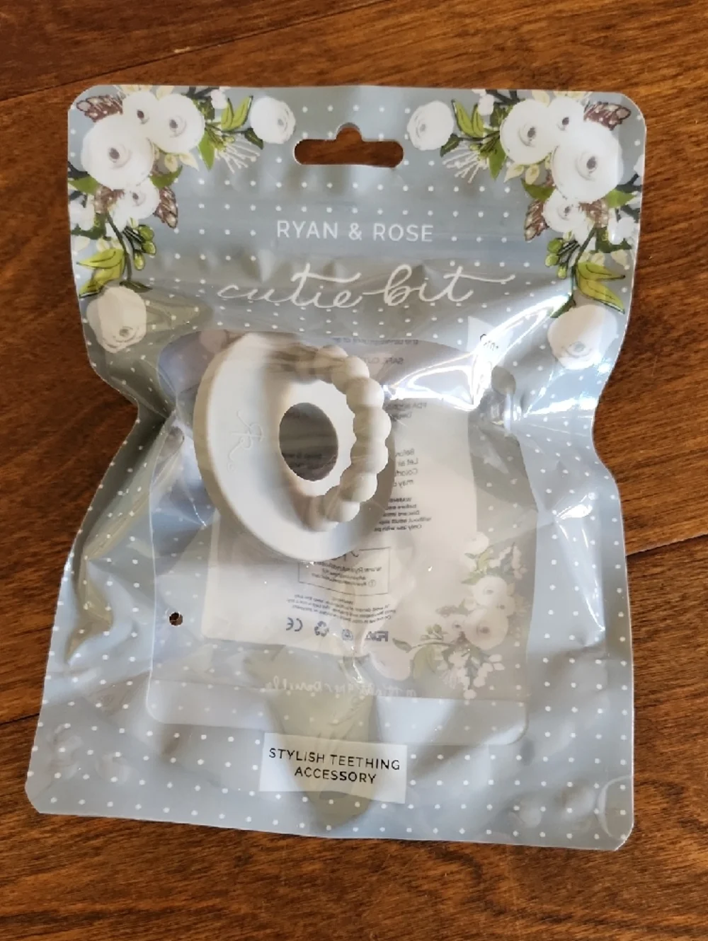 Ryan & ROSE Neutral Baby Teether & Pacifier Clips Set - Picture 4 of 5